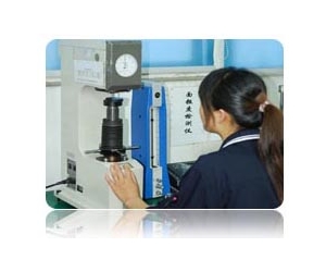 洛(luò)式硬度(dù)測定機(jī)