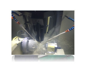 日本(běn)東光兄弟緊湊(còu)型加工中心工(gōng)作中